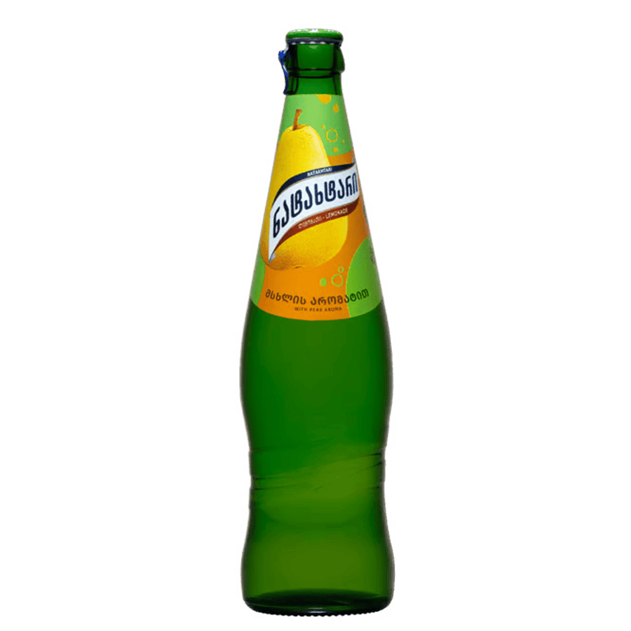 Natakhtari Birnenlimonade – 0,5 l Natakhtari Birnenlimonade – 0,5 l. Fruchtiges georgisches Erfrischungsgetränk mit saftigem Birnengeschmack und leichter Kohlensäure. Perfekt für die Erfrischung zu jeder Zeit und an jedem Ort. Eine Flasche Natakhtari Birnenlimonade – 0,5 l, ein süßes Erfrischungsgetränk mit fruchtigem Birnengeschmack.