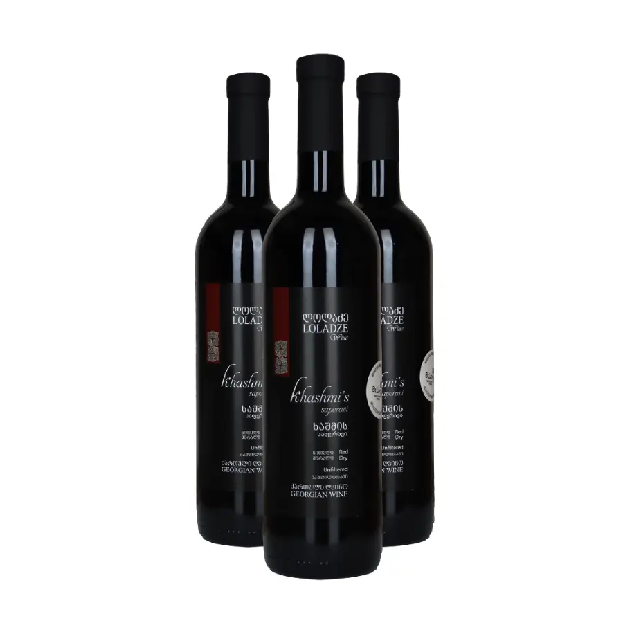 3x Loladze SAPERAVI KHASHMI Rotwein trocken Drei Flaschen natürlichen Saperavi vom Familienweingut Loladze — das ideale Format, um den Charakter eines kleinen Produzenten aus der Mikrozone Khashmi am östlichen Rand Georgiens zu entdecken. Voller Geschmack mit ausgeprägter Struktur und langem Abgang, ein tolles Geschenk oder Einstieg in georgische Familienweingüter. 3x Loladze SAPERAVI KHASHMI Rotwein trocken