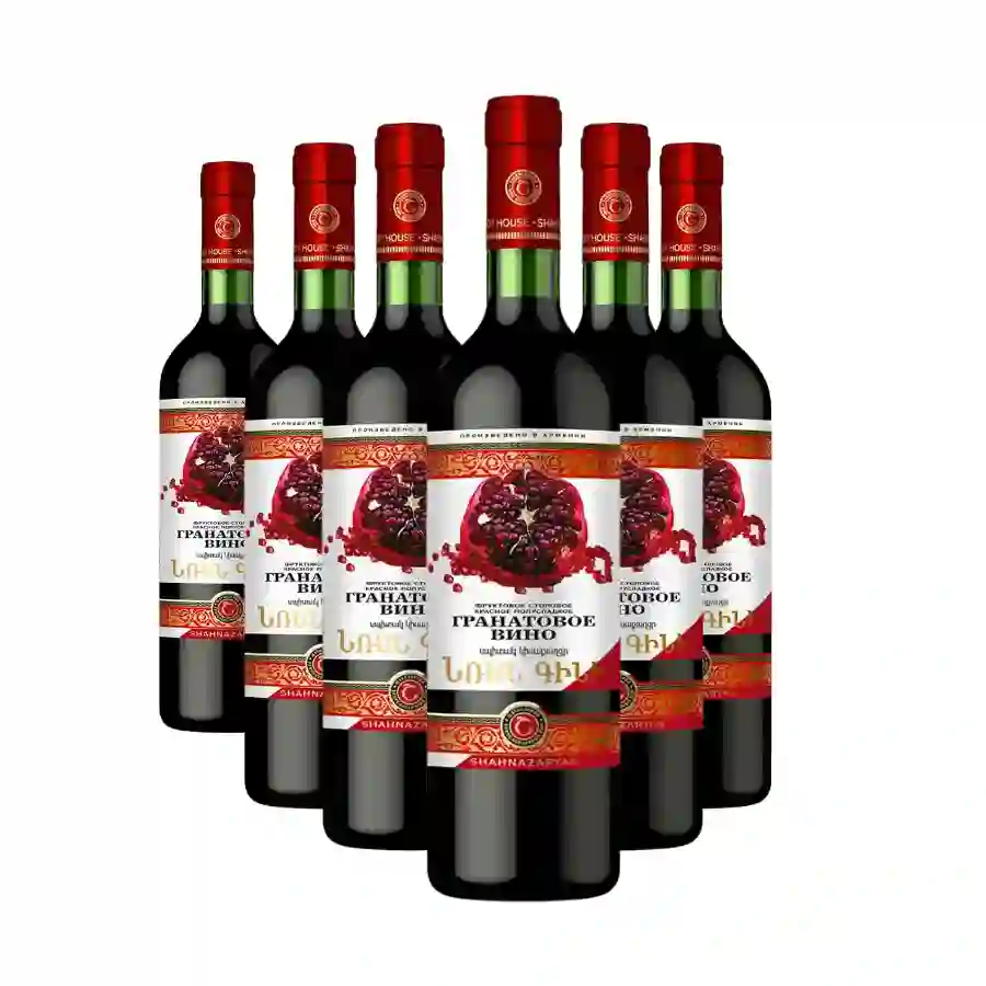 6x Shahnazaryan Granatapfelwein lieblicher Das Vorteilspaket mit 6 Flaschen des armenischen Granatapfelweins Shahnazaryan lieblicher trägt den Namen und die Ehre der Familie Shahnazaryan aus Jeghward bei Jerewan – ideal für alle, die ihn stets griffbereit haben möchten. Eine tiefe Rubinfarbe und eine reichhaltige Textur begleiten den Geschmack reifer Granatäpfel mit einem angenehmen, leicht adstringierenden Abgang. Er passt hervorragend zu Desserts, Nüssen, gebratenem Fleisch und Blauschimmelkäse. 6x Shahnazaryan Granatapfelwein lieblicher