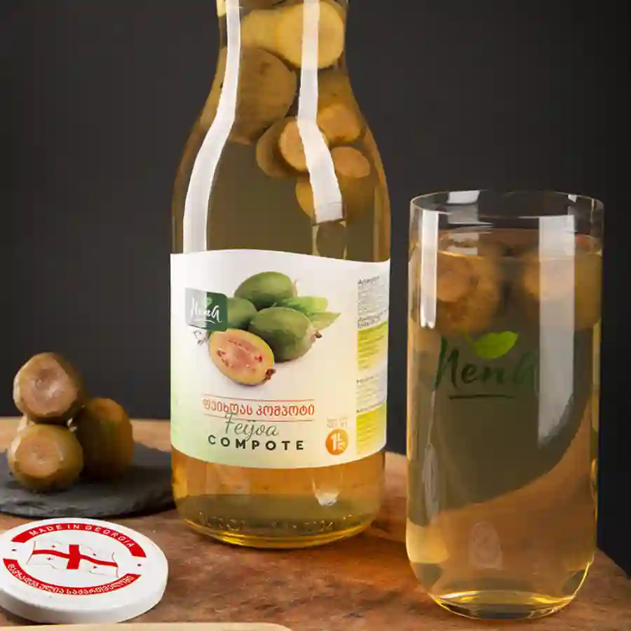Nena - Feijoa Kompott - 1 L Feijoa ist eine Frucht, die man in deutschen Supermärkten nicht findet — aber wer sie einmal probiert hat, versteht sofort, warum Georgier sie so lieben. Ein Kompott mit feinem Ananas, Walderdbeere - und Minzaroma. Ein Glas georgischen Herbsts auf Ihrem Tisch. Nena - Feijoa Kompott - 1 L – Bild 4